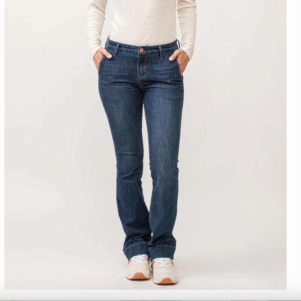 "JAXTYN" MID RISE CLEAN WIDE HEM BOOTCUT JEANS